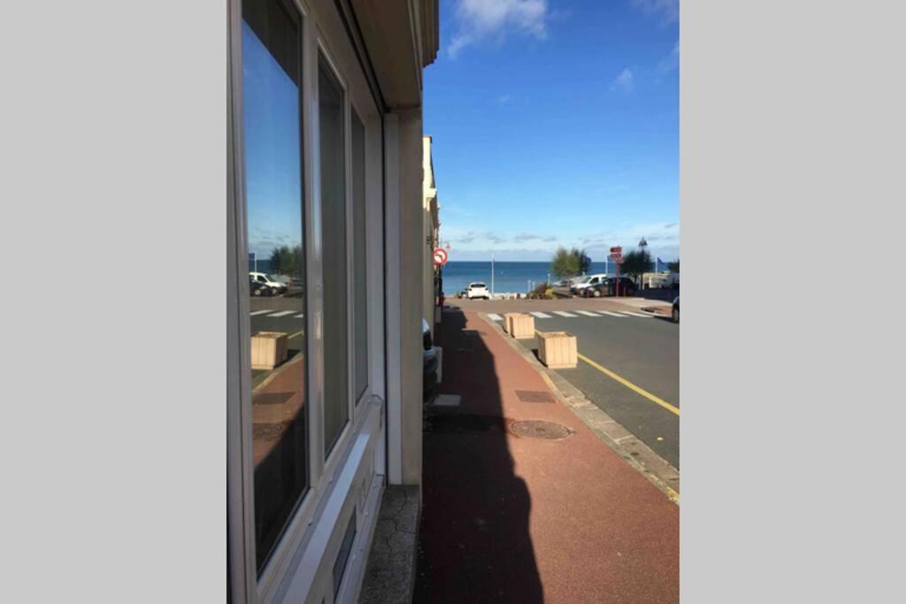 Souplex 50M De La Plage Et Des Commerces Houlgate Esterno foto