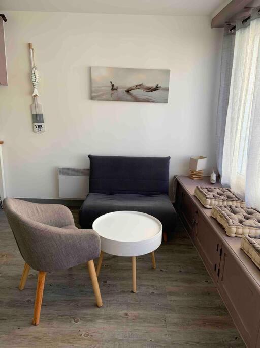 Souplex 50M De La Plage Et Des Commerces Houlgate Esterno foto
